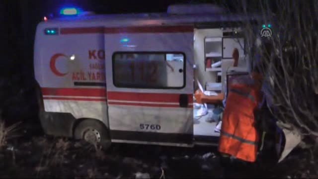 Konya'da ambulans ile iş makinesi çarpıştı: 4 yaralı
