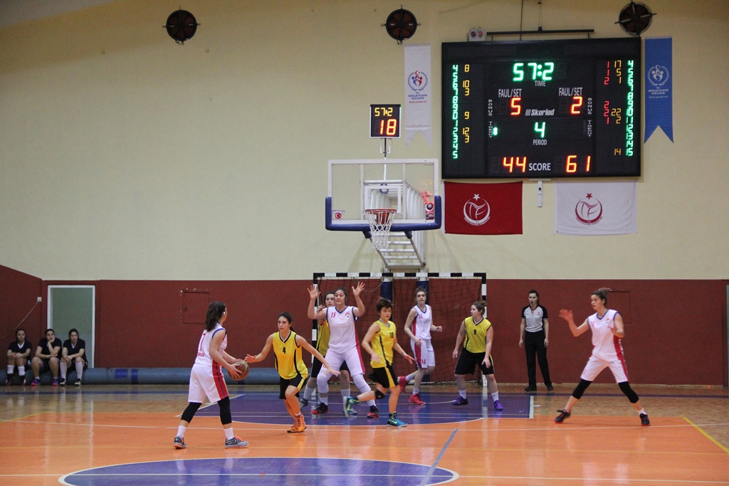 OKULLARARASI BASKETBOL FİNALİSTLERİ BELLİ OLDU