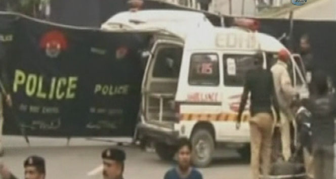 Pakistan'da intihar saldırısı: En az 4 ölü