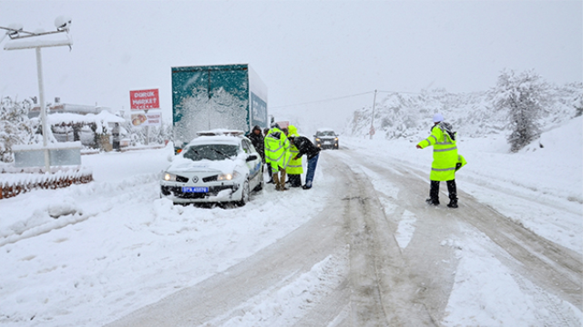 Antalya yolu ulaşıma yeniden açıldı