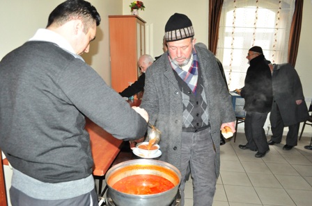 Emeklilere çorba ikramı