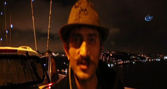 Ünlü oyuncu Keçeci, Özgecan için Boğaziçi Köprüsü’ne çıktı