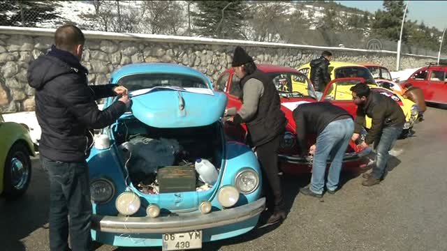 Konya'da  Kadına Şiddete Karşı "Vos Vos"Larla Protesto