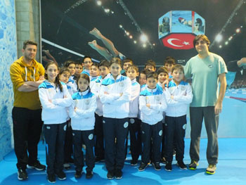 Yüzücüler final için kulaç atacak