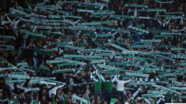 Torku Konyasporlu Taraftarlar, "Şike Yapsana" Diye Bağırdı