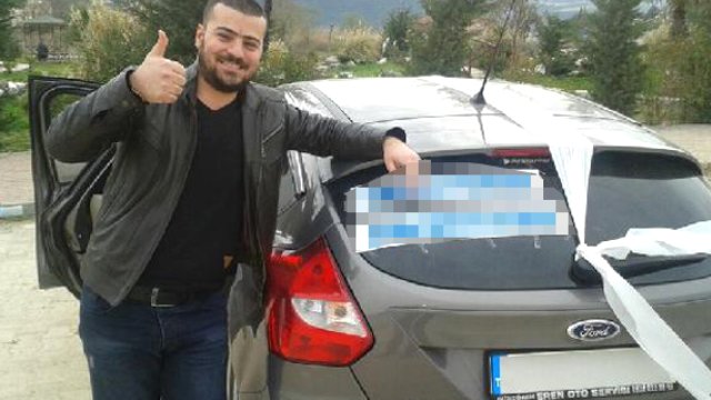 Düğüne gider gibi boşanmaya gitti