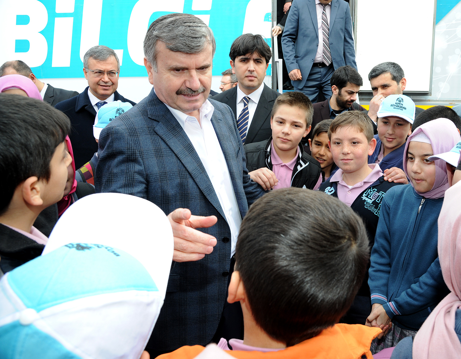 Toplumun tamamı kucaklanıyor