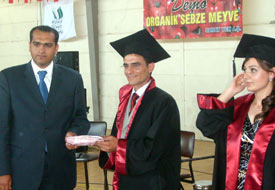 Sarayönü MYO'da mezuniyet sevinci