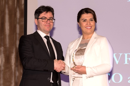 Aras, ödülünü Özgecan için aldı
