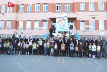 Harçlıklarıyla 10 yetime sahip çıktılar