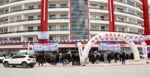 Adese, İşgalaman ve Hicaz Mağazalarını Açtı