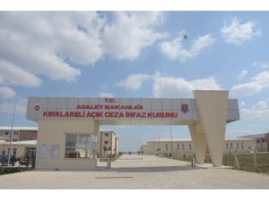 Cezaevinde tiyatro gösterisi