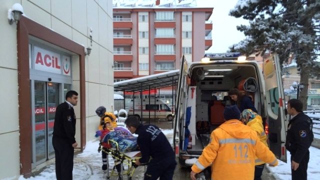 Konya-Isparta Karayolu'nda öğrenci servisi devrildi: 1 ÖLÜ