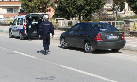 Araçlarda renkli cam denetimleri