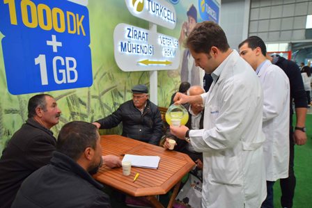 Turkcell,  binlerce çiftçiyi ağırladı