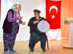 Köylü kadınlardan yeni tiyatro oyunu