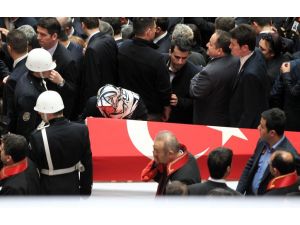 Şehit Savcı Kiraz son yolculuğuna uğurlanıyor