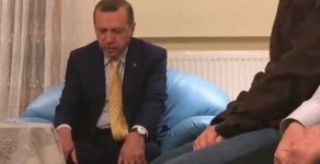 Erdoğan, Şehit Savcı Kiraz İçin Kur'an-ı Kerim Okudu TIKLA-İZLE