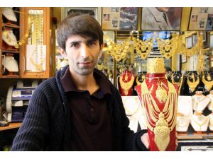 Hakkarili gençlerin evliliğine külfetli düğün engeli