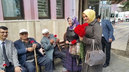 Bem-Bir-Sen huzurevi ziyaret