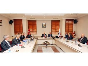 YÖK Özel Öğrenci Koordinasyon Komisyonu toplantısı GAÜN'de yapıldı