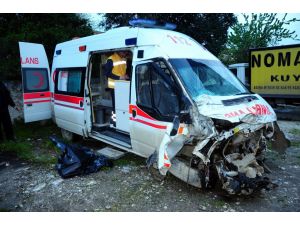 Osmaniye'de ambulans ile kamyon çarpıştı: 2 yaralı