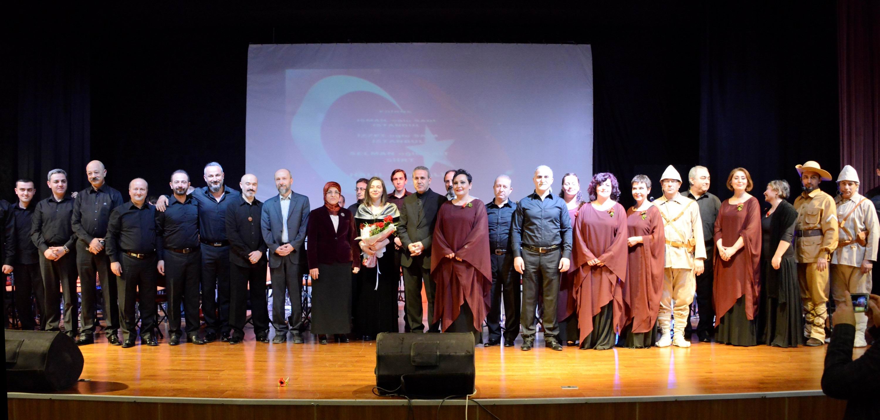 'Gelibolu Al Gelincik' sahnelendi