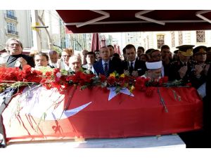 Kayahan son yolculuğuna uğurlandı