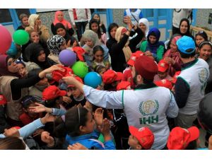 İHH'dan Tunuslu yetimlere yardım