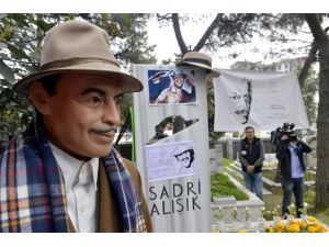 Sadri Alışık mezarı başında anıldı