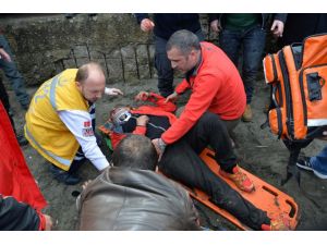 Paraşüt duvara çakıldı: 2 yaralı