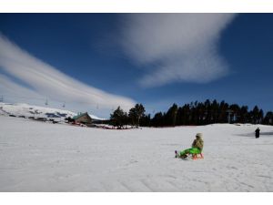 Sarıkamış'ta nisanda kayak keyfi