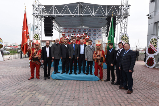 Osmanlı Sancağı  Mehter Marşıyla açıldı