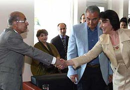 Sezer ilk kez Gül'e laf attı