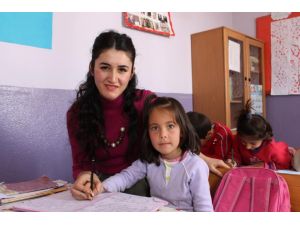 Üç kadın öğretmen, Yüksekovalı çocukların umudu oldu