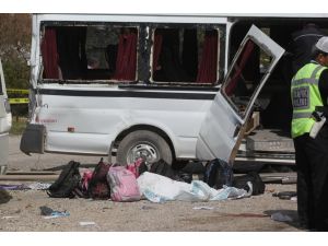 Konya'da öğrenci servisi kaza yaptı: 4 ölü, 11 yaralı