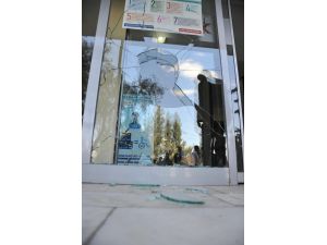 Şanlıurfa DEDAŞ binasına taşlı saldırı