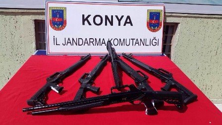 Yasa dışı olan 3 av bayisi kapatıldı