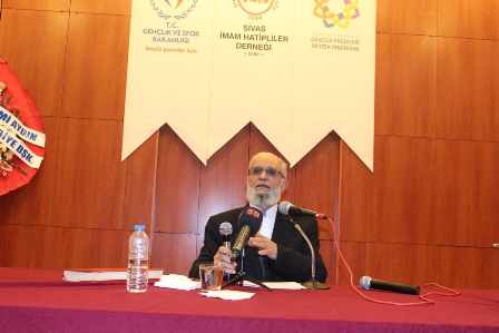 Abdullah Büyük Hoca Efendi Sivas'ta "İslam'a Göre Aile"yi Anlattı