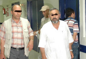 Kayısılarını çalan çocuğu vurdu