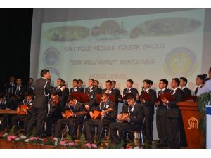 Siirt'te polis adaylarından Türkçe, Kürtçe ve Arapça konser