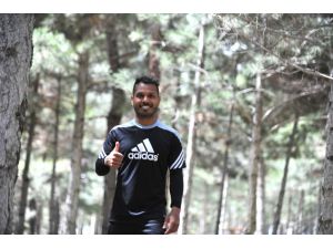 Alanzinho, "küllerinden doğuyor"