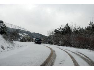 Manisa'da kar yağışı