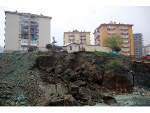 Giresun'da heyelan nedeniyle 24 dairelik bina boşaltıldı