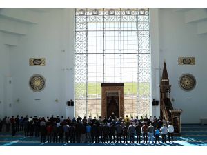 Hoca Ahmet Yesevi Camii İbadete Açılıyor