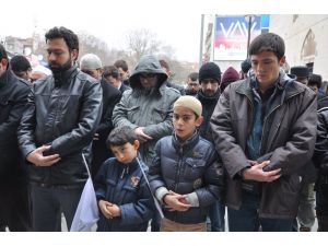 Bangladeş'te Kamaruzzaman'ın İdam Edilmesi