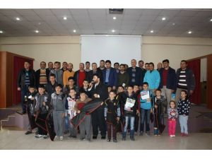 Derbent'te Çocuklara Olta Dağıtıldı