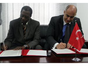 Türkiye'den Afrika Birliği'ne Ebola İle Savaşta Destek