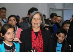 Ezidi Çocukların Yaptığı Oyuncaklar Sergilendi