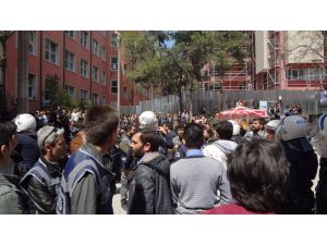 Dil, Tarih Ve Coğrafya Fakültesinde Gerginlik Polis Ekiplerince Önlendi